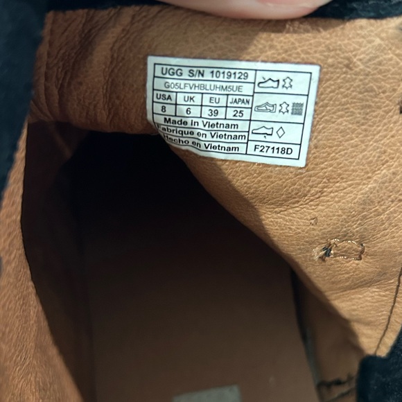 NWOB UGG Reid Moc Boots - Picture 8 of 15